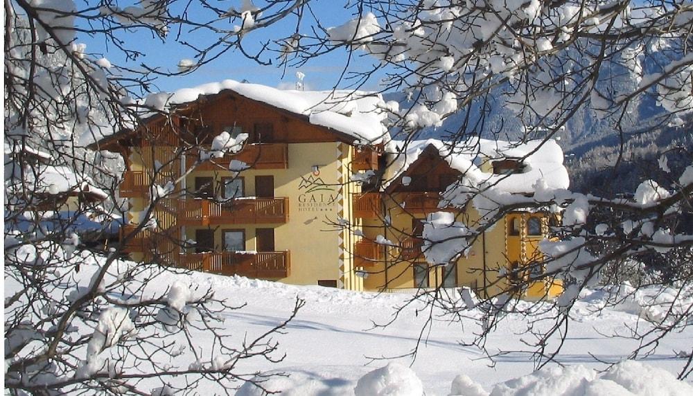 Gaia Residence Hotel Mezzana  Eksteriør billede