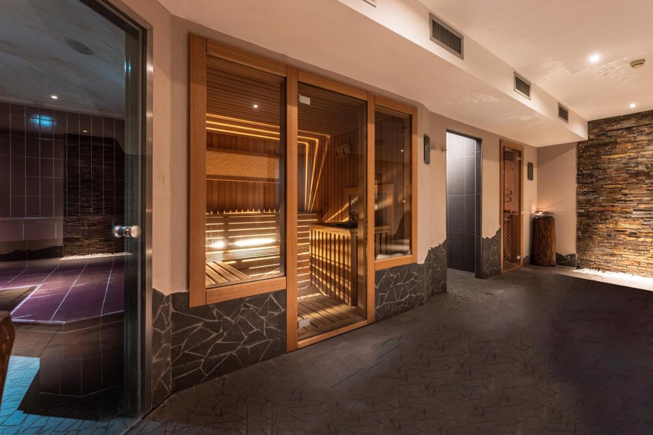 Gaia Residence Hotel Mezzana  Eksteriør billede