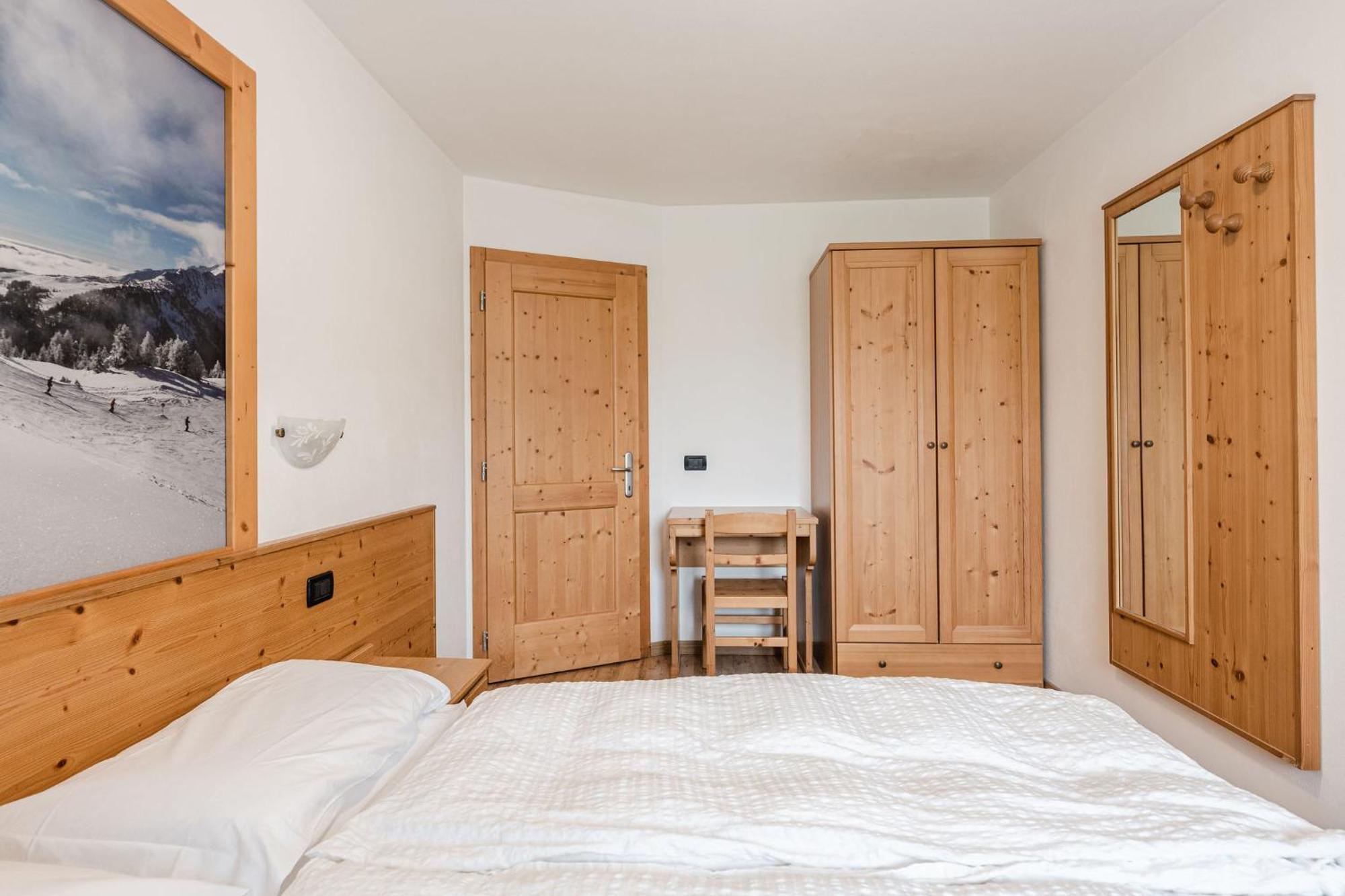 Gaia Residence Hotel Mezzana  Eksteriør billede