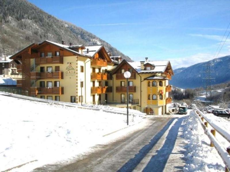 Gaia Residence Hotel Mezzana  Eksteriør billede